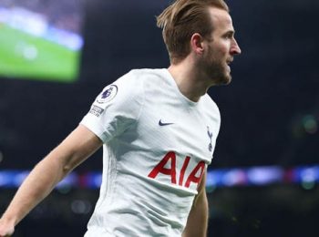 Teddy Sheringham feels Tottenham’s talisman Harry Kane should join Manchester United