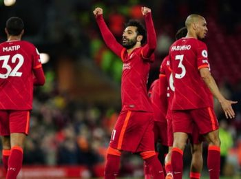 Liverpool Beat Manchester United 4-0 to Move to the Top of Premier League