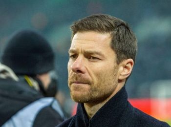 Xabi Alonso Keeps Premier League Option Open Despite Commitment to Leverkusen